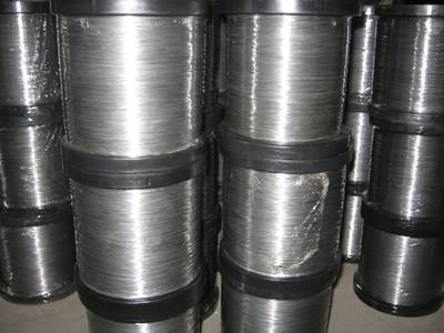 Many vacuum spool wires packaged in plastic films.