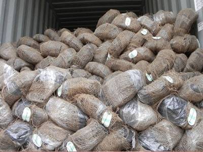 Electro galvanized wire packaged with inside plastic films and outside hessian bag.