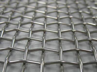 High steel wire is used for woven mesh.