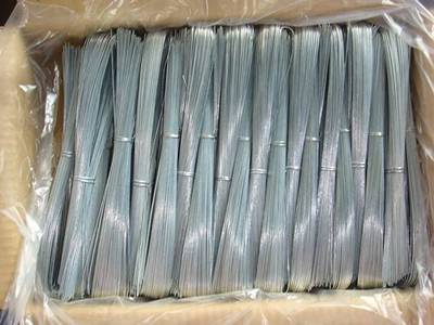 A carton of U type galvanized wire to be shown.